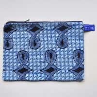 be a bag AA15, 1 rits (bovenvouw); tweezijdig bruikbaar liggend model van mooie indigo print
