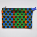 be a bag AA03, 1 rits (bovenvouw); tweezijdig en binnenstebuiten bruikbaar liggend model met bloemige print op verticale strepen in vrolijke kleuren (oranje, rood, blauw, groen en oranje)