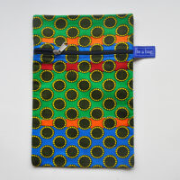 be a bag AA09, 1 rits (voorzijde); ook binnenstebuiten bruikbaar staand model met bloemig printje in zwart en geel op horizontale strepen in groen, blauw, oranje en rood