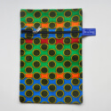 be a bag AA09, 1 rits (voorzijde); ook binnenstebuiten bruikbaar staand model met bloemig printje in zwart en geel op horizontale strepen in groen, blauw, oranje en rood