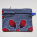 be a bag AA08, 3 ritsen (1  binnenin); ook binnenstebuiten bruikbaar liggend model van blauw en rode print op witte achtergrond
