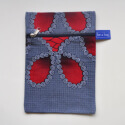 be a bag AA05, 1 rits (voorzijde); ook binnenstebuiten bruikbaar staand model in donker blauw, rood en wit